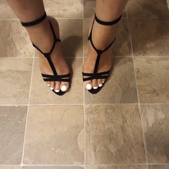 Heels - Picture 1 of 3